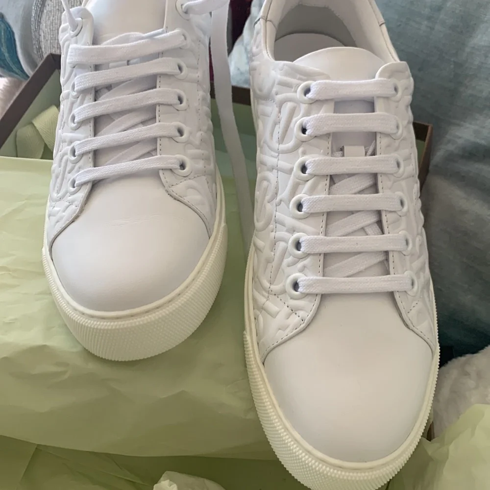 All white Burberry sneakers - Picture 7 of 13